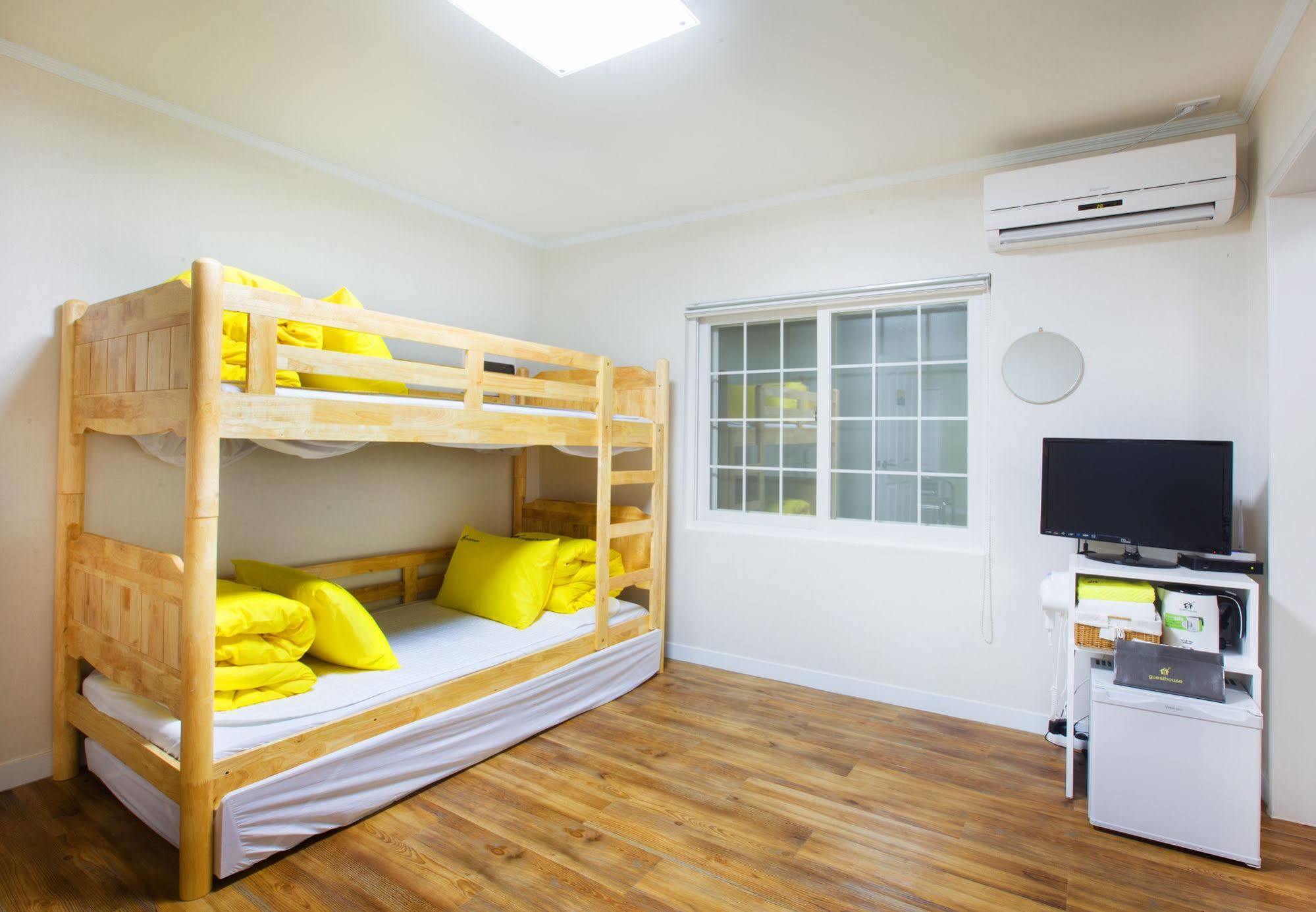 24 Guesthouse Namsan Garden Seoul Exterior photo