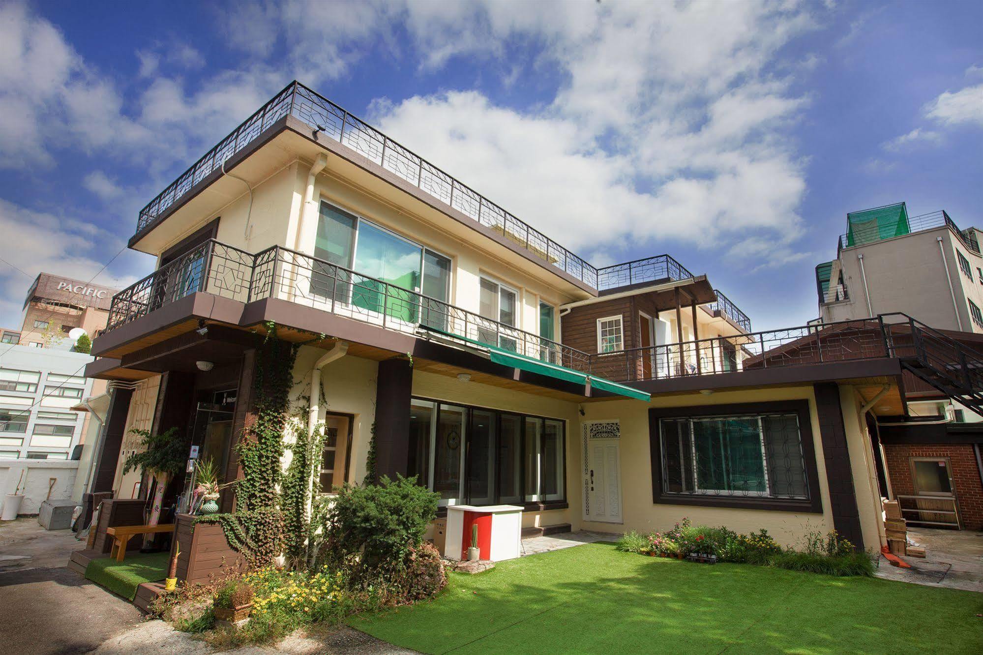 24 Guesthouse Namsan Garden Seoul Exterior photo